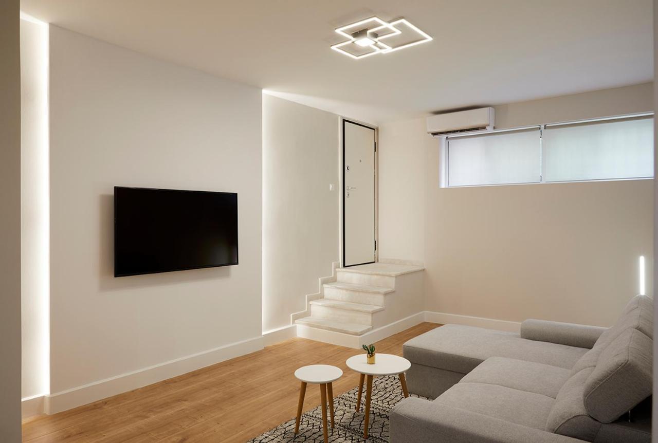 Central & Comfy Apartment 2Mins Walking From Metro Ateny Zewnętrze zdjęcie