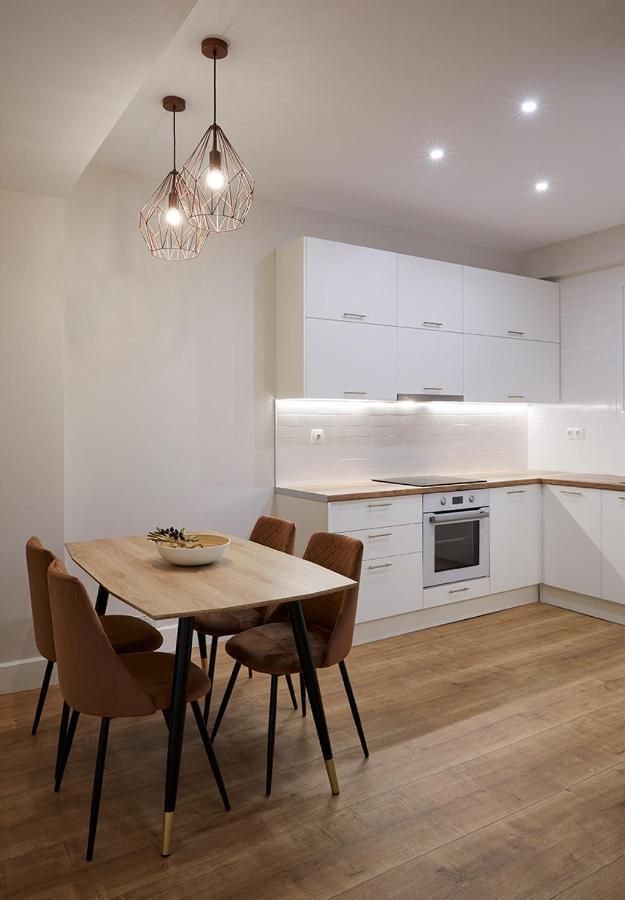 Central & Comfy Apartment 2Mins Walking From Metro Ateny Zewnętrze zdjęcie